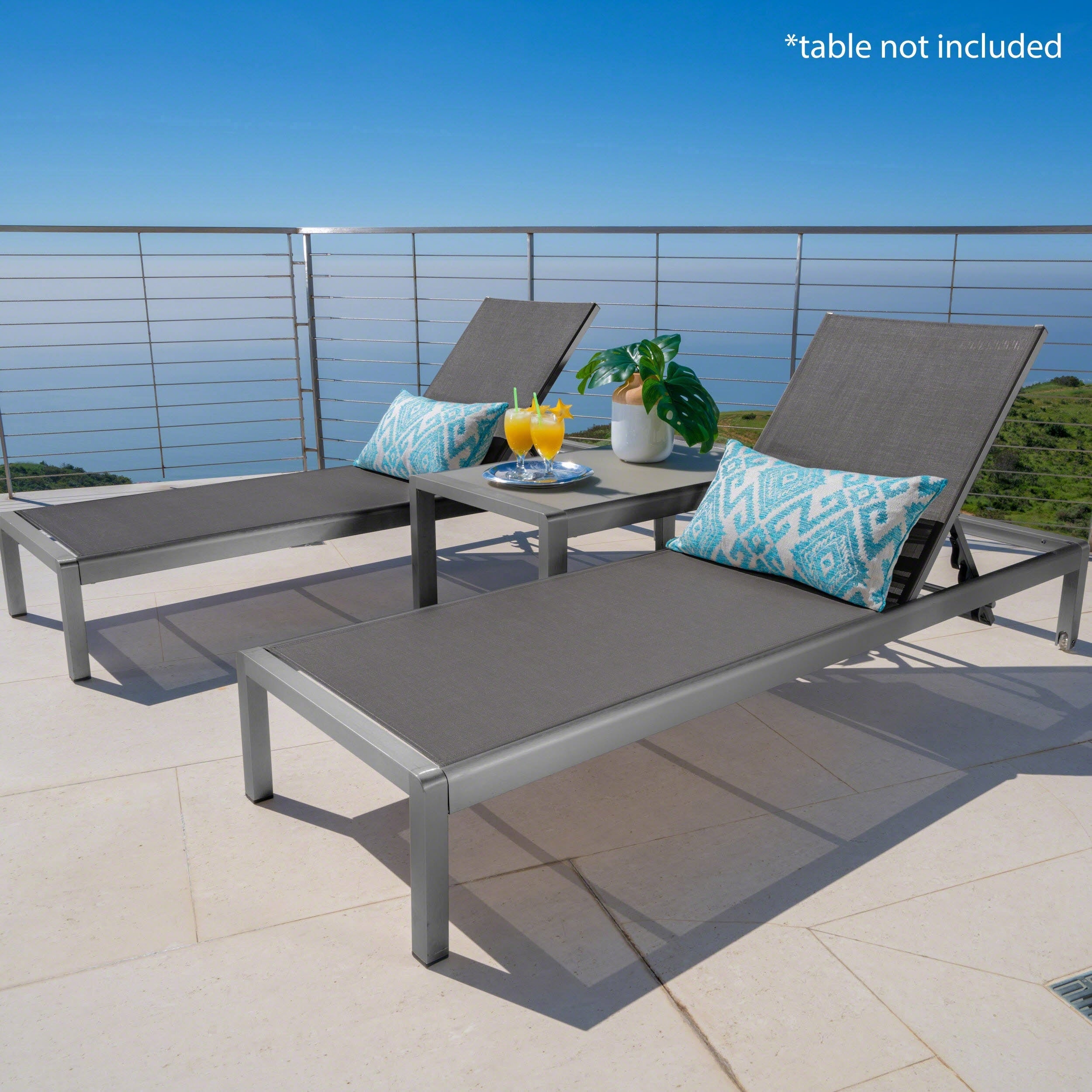 Chaise longue da esterno in alluminio Cape Coral (set da 2) di Christopher Knight Home - 77,56 P x 25,20 L x 11,80 A