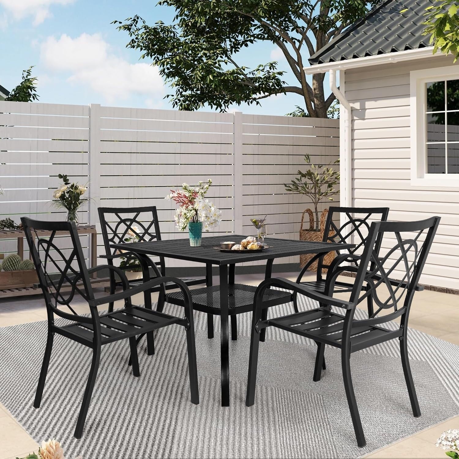 Set da pranzo in acciaio da 5/7 pezzi per patio esterno SUNCROWN, tavolo con doghe in metallo e sedie impilabili, struttura verniciata a polvere