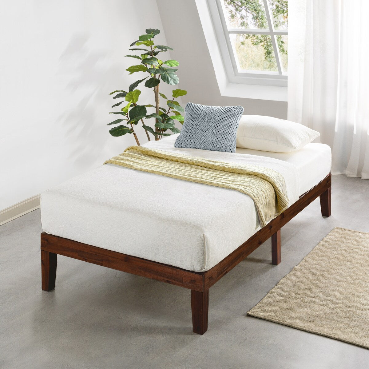 12 Letto a piattaforma classico in legno massello