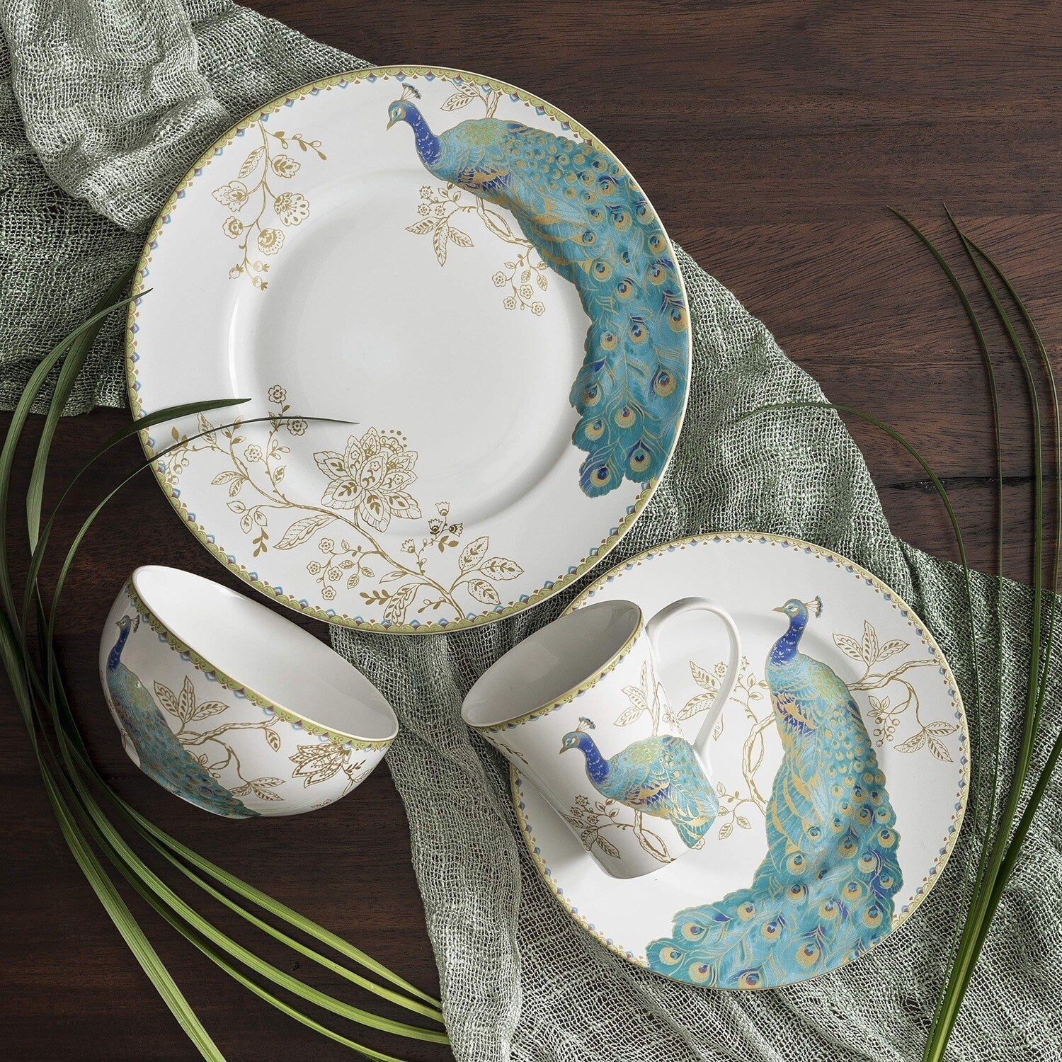 222 Fifth Peacock Garden Set di stoviglie in porcellana da 16 pezzi con piatti rotondi, ciotole e tazze, bianco