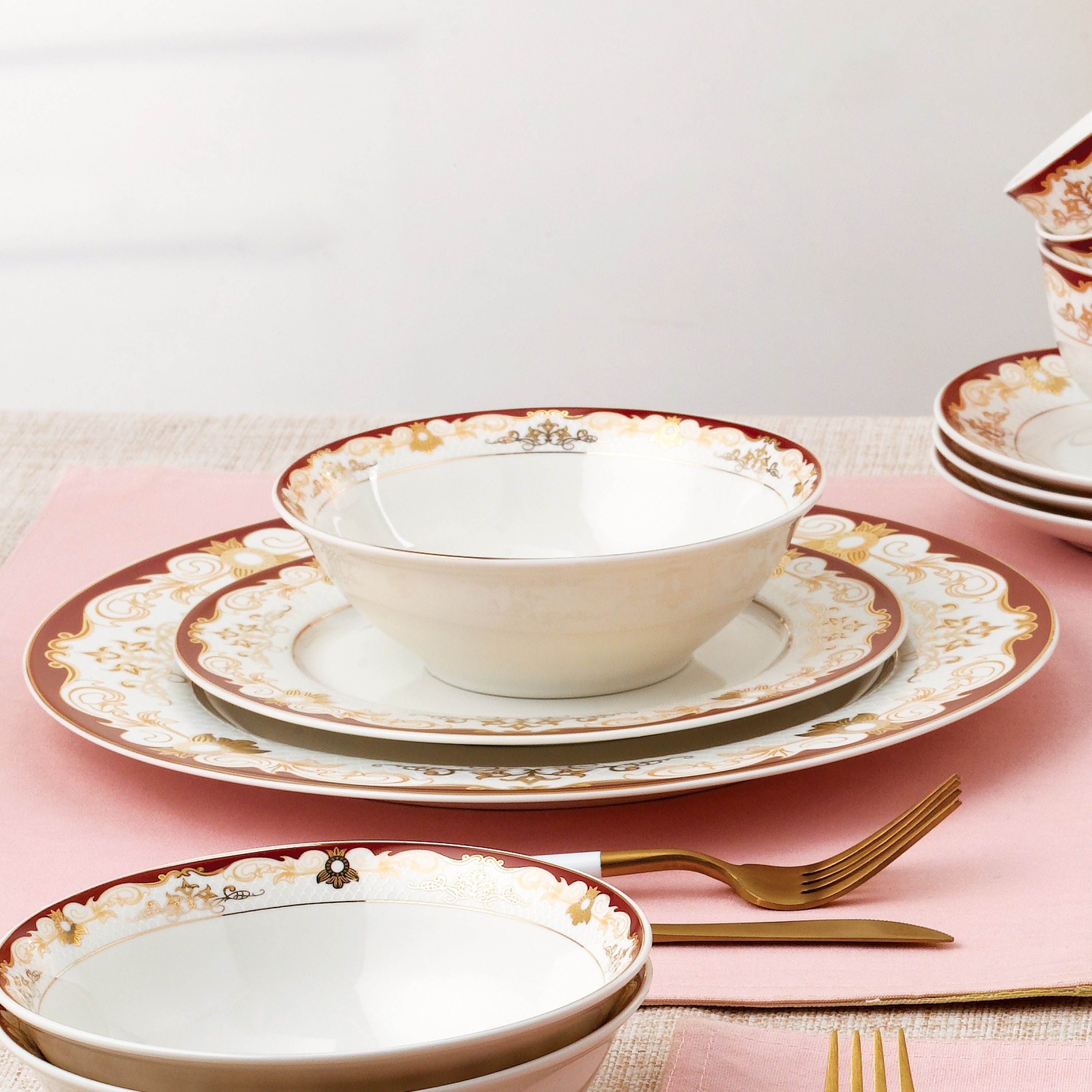 Set di stoviglie da 24 pezzi in porcellana fine, servizio per 4 di Lorren Home Trends