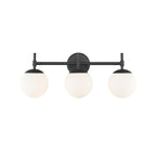 Lampada da bagno a 3 luci 929 Lighting in più finiture con paralumi in vetro opalino