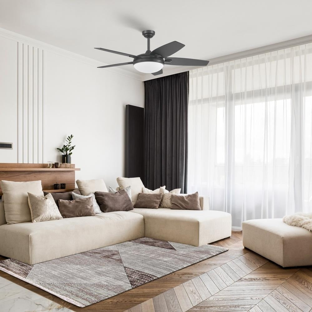 Ventilatore da soffitto Honeywell Carmel da 48 pollici con luce integrata e telecomando