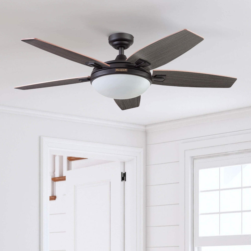 Ventilatore da soffitto Honeywell Carmel da 48 pollici con luce integrata e telecomando