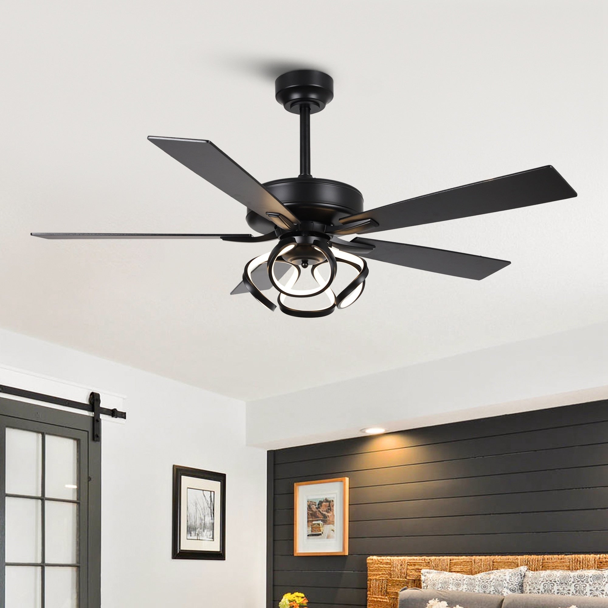 Ventilatore da soffitto moderno da interno cromato/nero da 52 pollici con telecomando e 5 pale reversibili