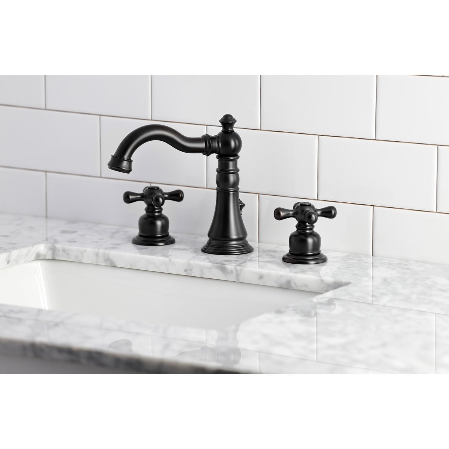 Rubinetto per bagno diffuso American Classic da 8 pollici