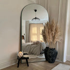 Specchio da pavimento in legno a figura intera ad arco, specchio da parete