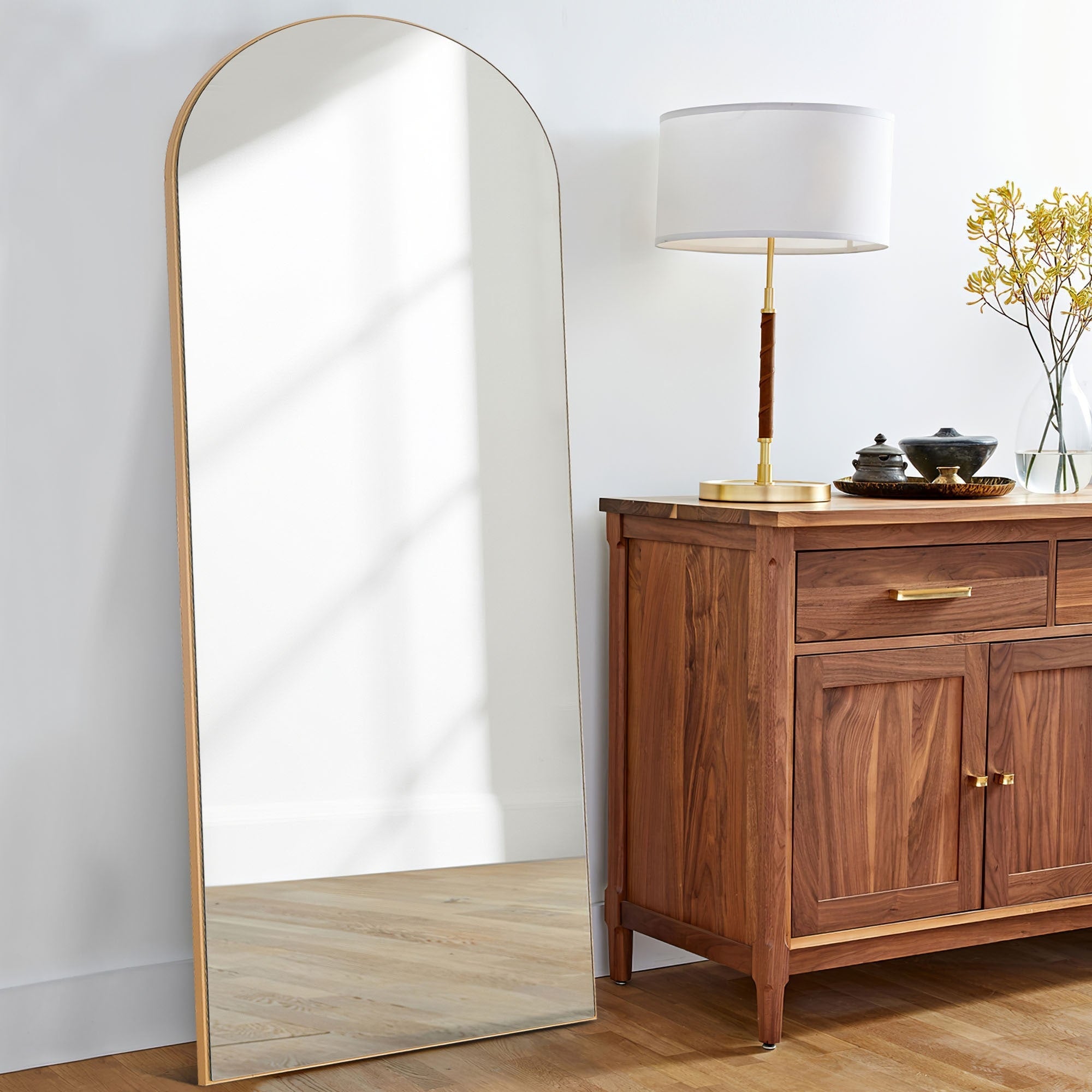 Specchio ad arco moderno a figura intera
