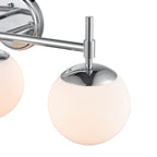 Lampada da bagno a 3 luci 929 Lighting in più finiture con paralumi in vetro opalino