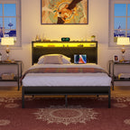 Struttura per letto in legno stile fattoria con stazione di ricarica e luci a LED