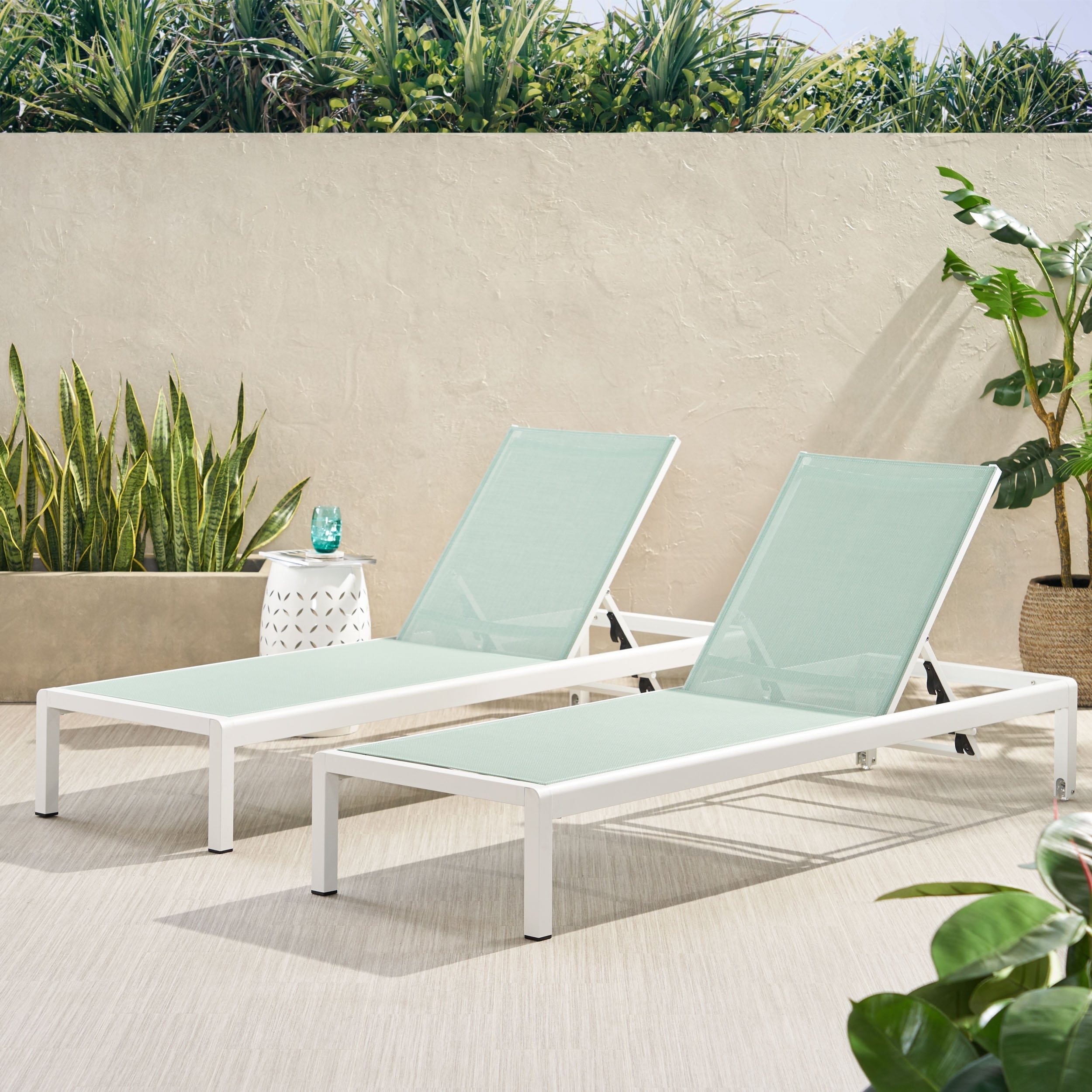 Chaise longue da esterno in alluminio Cape Coral (set da 2) di Christopher Knight Home - 77,56 P x 25,20 L x 11,80 A