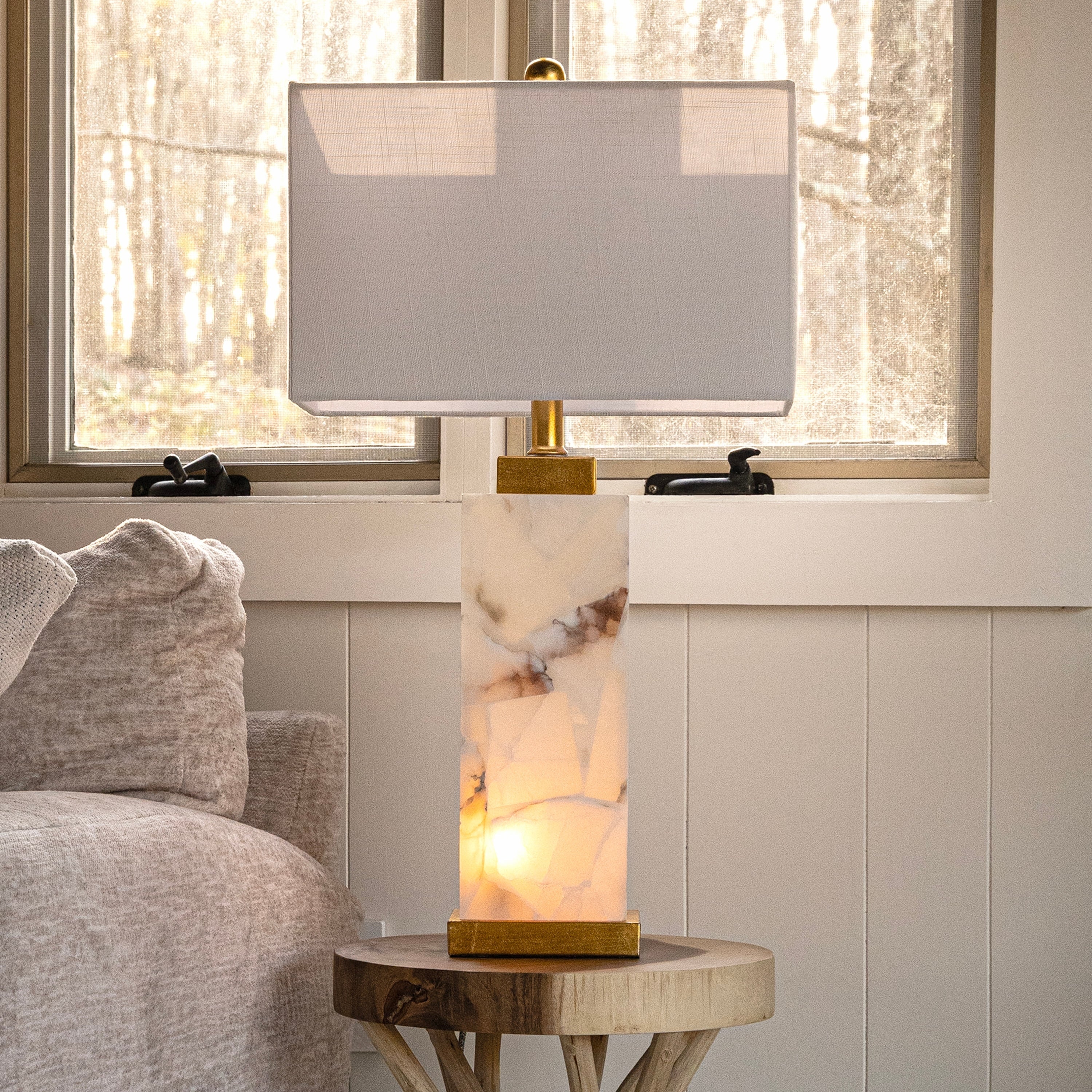 Lampada da tavolo a LED Eloise 27.5 Alabaster, bianco/foglia oro di JONATHAN Y