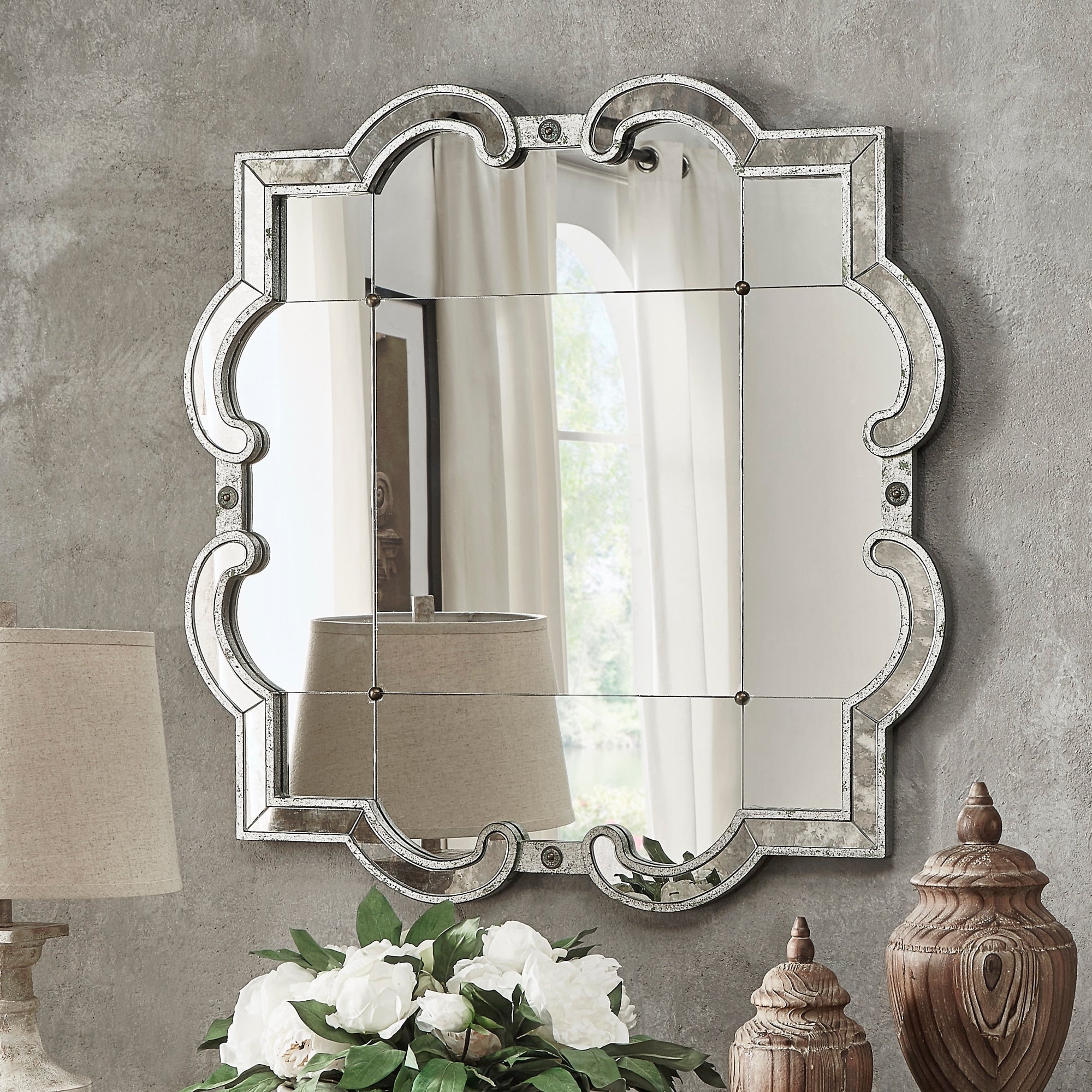Specchio da parete Fantina con pannelli in argento antico di iNSPIRE Q Classic