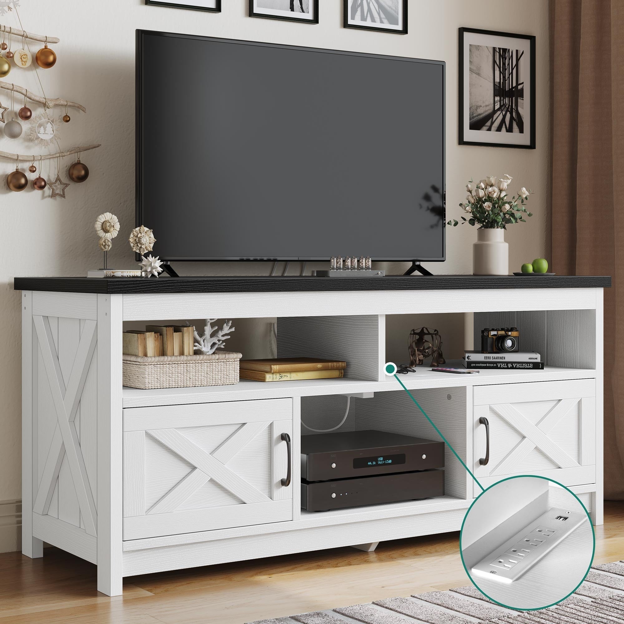 Mobile TV stile fattoria per TV fino a 65 pollici con ante e ripiani aperti, console multimediale, presa di corrente
