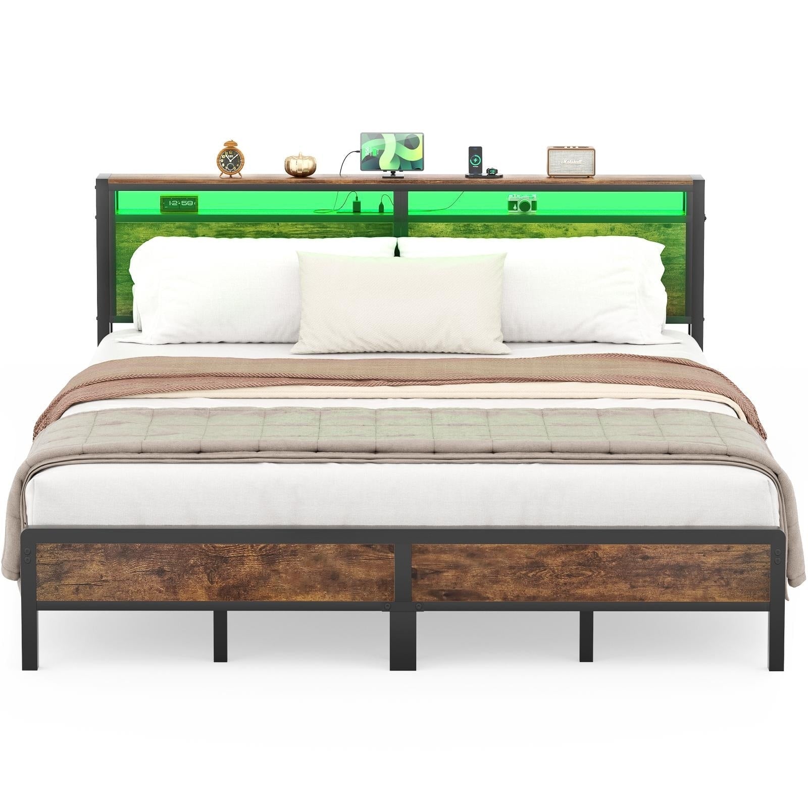 Struttura per letto in legno stile fattoria con stazione di ricarica e luci a LED
