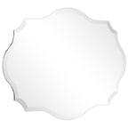 Specchio da parete elegante, oblungo, smussato e smerlato, senza cornice