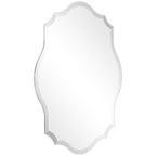 Specchio da parete elegante, oblungo, smussato e smerlato, senza cornice