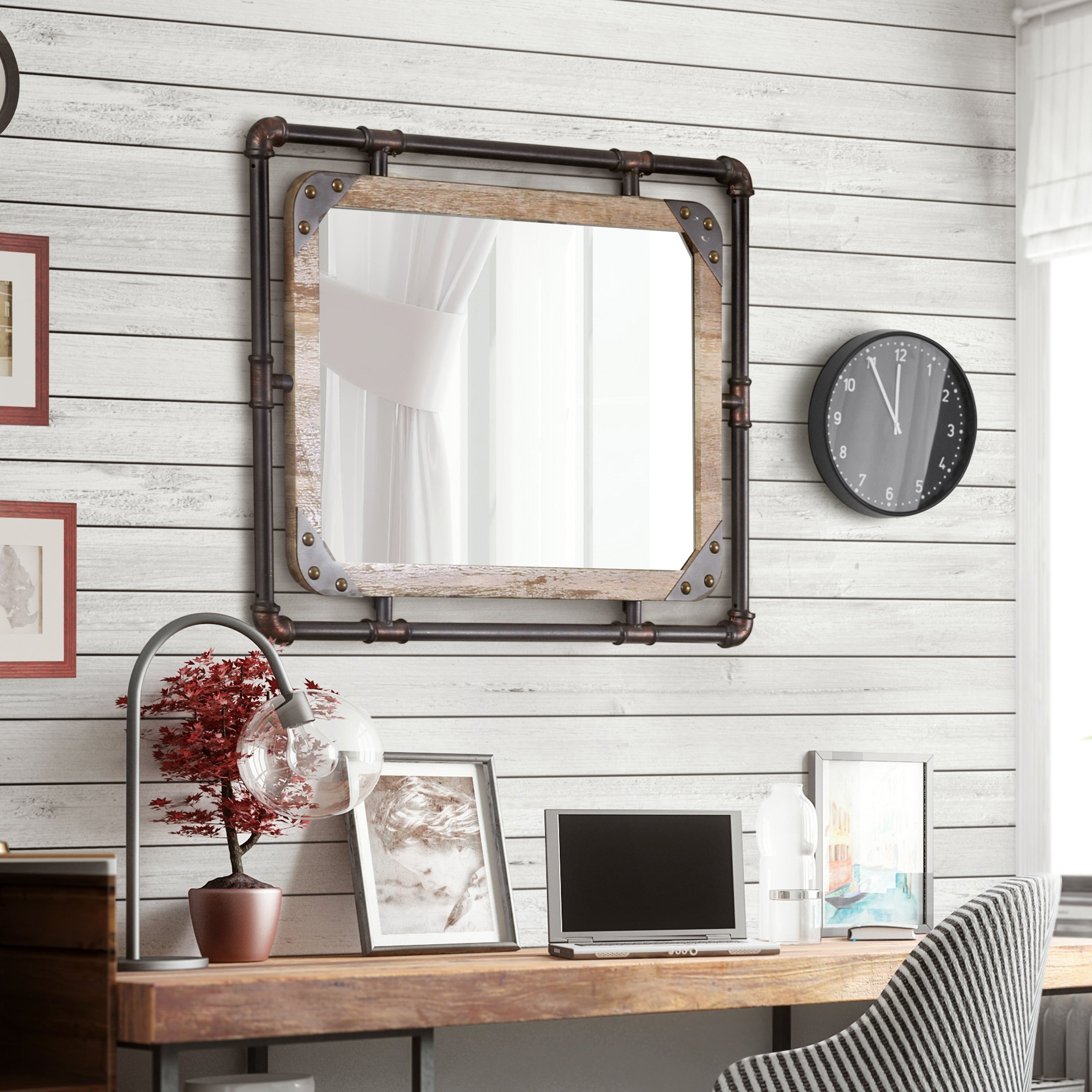 Specchio da parete sospeso in metallo Revo Industrial da 31 pollici di Furniture of America