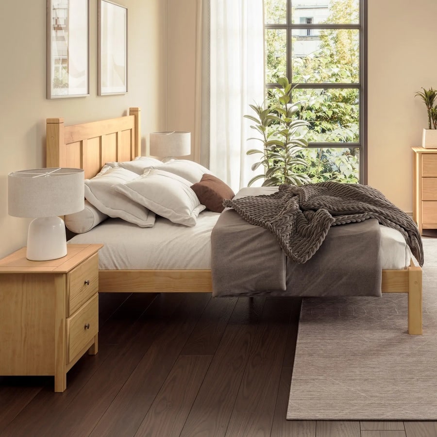 Letto a piattaforma con pannello in legno massello Shaker Grain Wood Furniture
