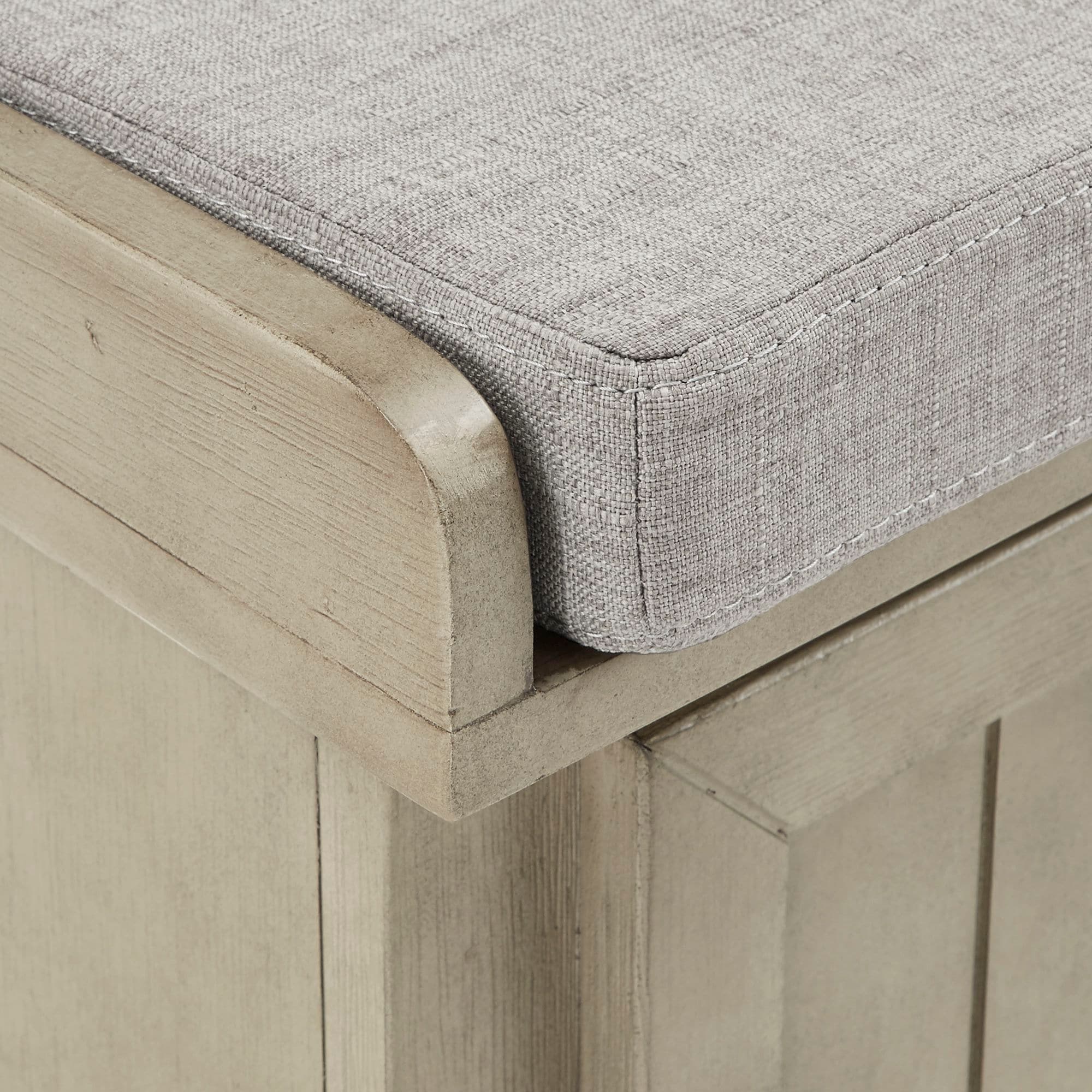 Panca contenitore Granger con cuscino di seduta in lino di iNSPIRE Q Classic