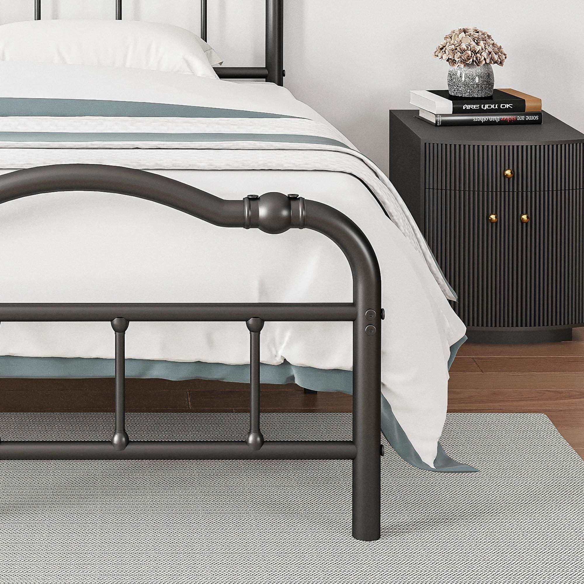 Telaio per letto in metallo resistente da 14 pollici con stile vintage, supporta fino a 2500 libbre, facile da montare e senza cigolii