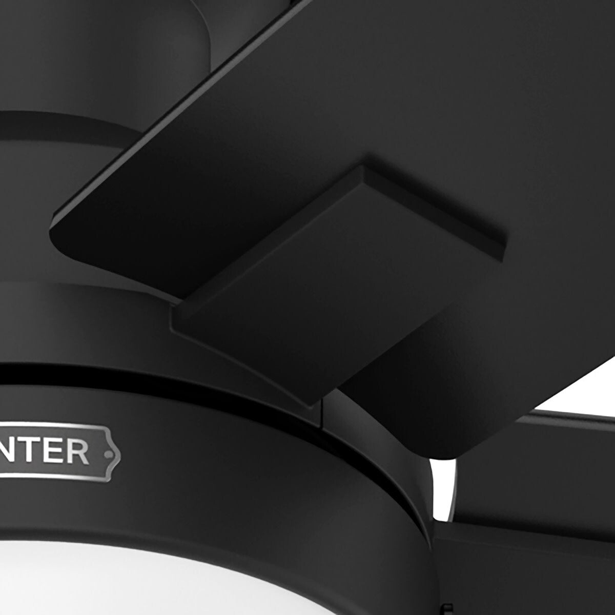 Ventilatore da soffitto Hunter 52 Anisten a basso profilo con luce LED e catenella - Moderno, contemporaneo, di transizione