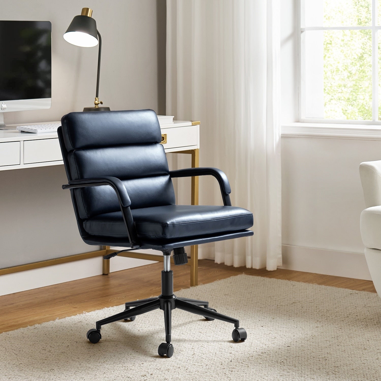 Sedia Joseph Modern Task in similpelle con blocco dell'inclinazione e inclinazione centrale di HULALA HOME