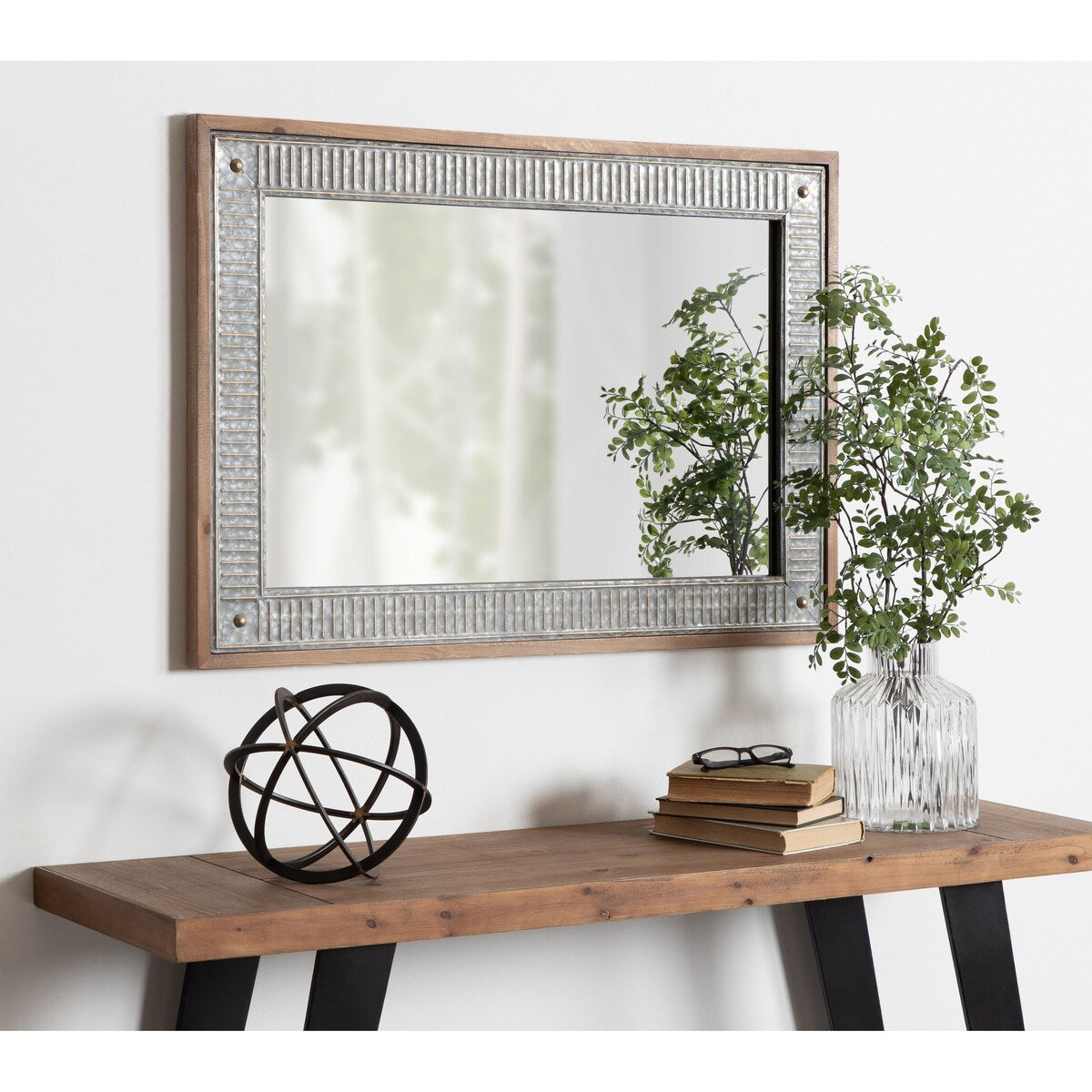 Specchio da parete in legno e metallo Kate e Laurel Deely