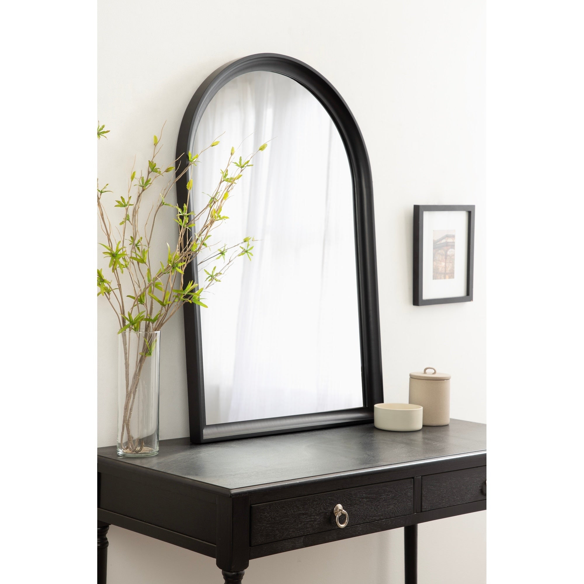 Specchio da parete in legno ad arco di Kate e Laurel Hatherleigh
