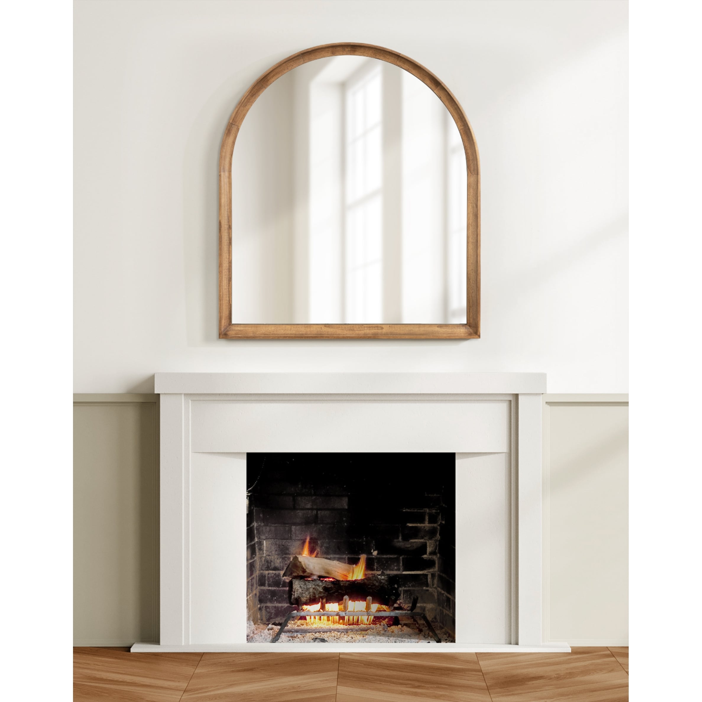 Specchio da parete in legno ad arco di Kate e Laurel Hatherleigh