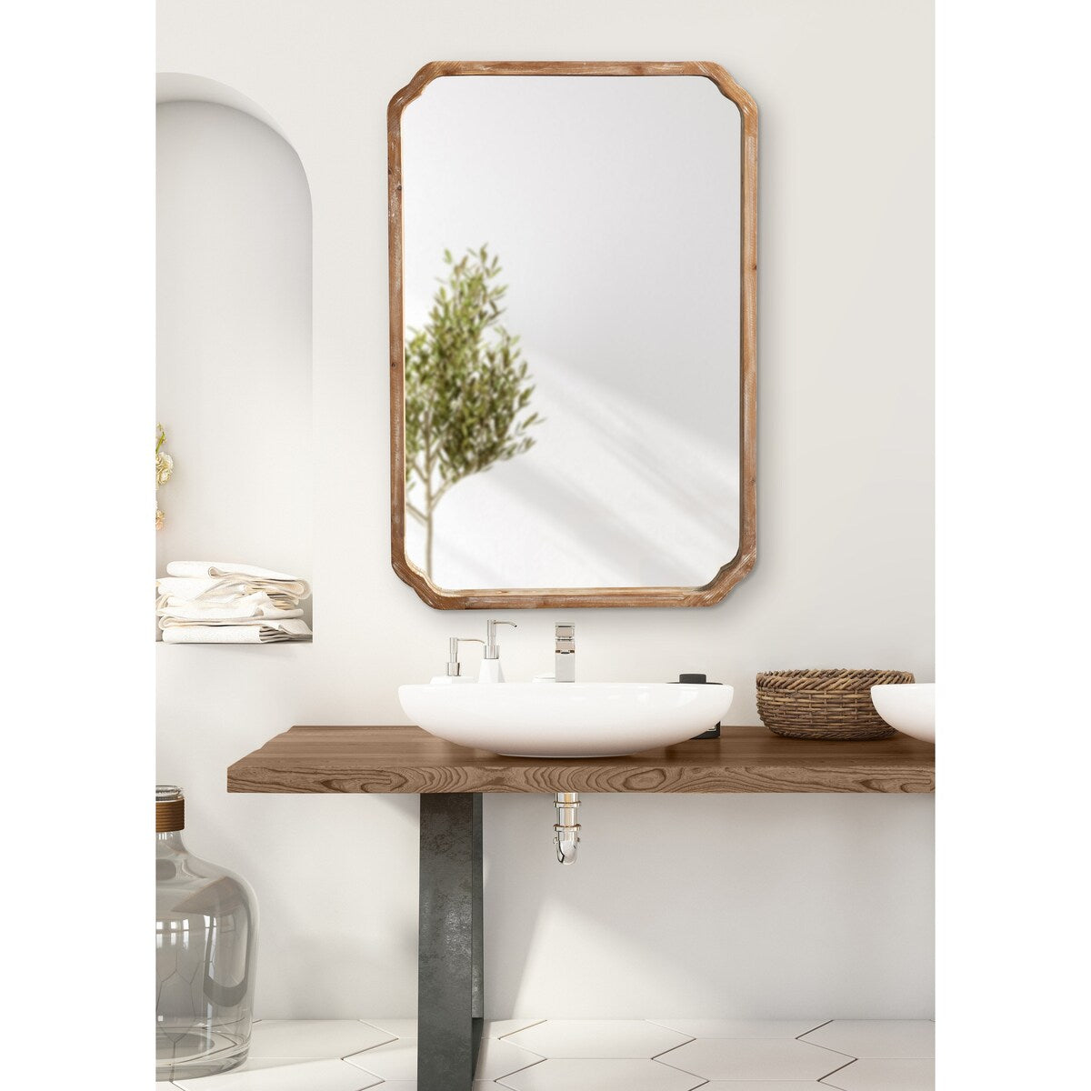 Specchio da parete quadrato in legno di Kate e Laurel Marston