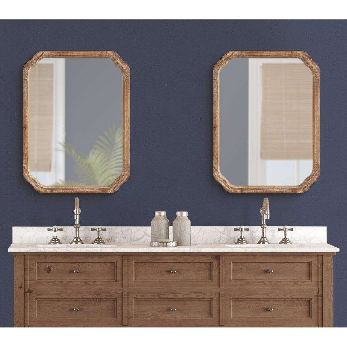 Specchio da parete quadrato in legno di Kate e Laurel Marston