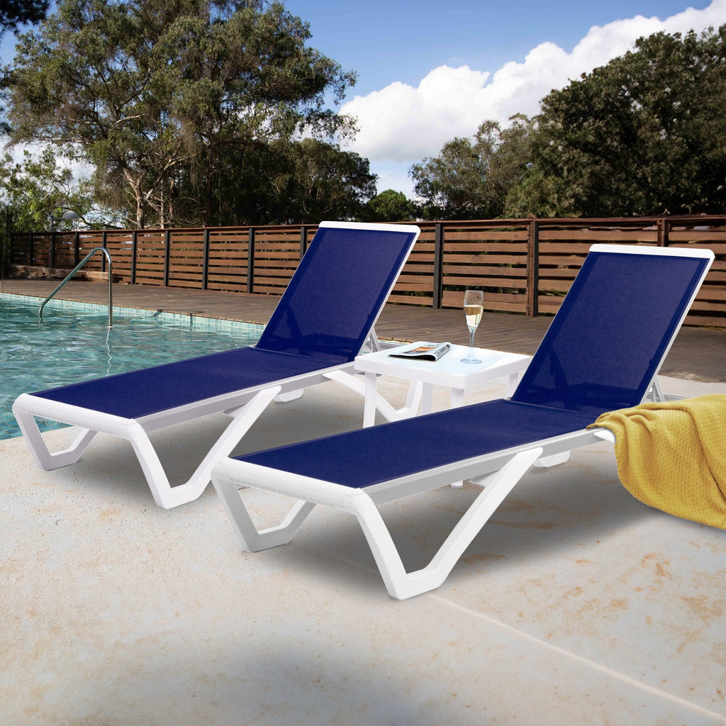 Kozyard Alan, chaise longue reclinabile regolabile per patio, gambe in resina di polipropilene e alluminio completamente piatte