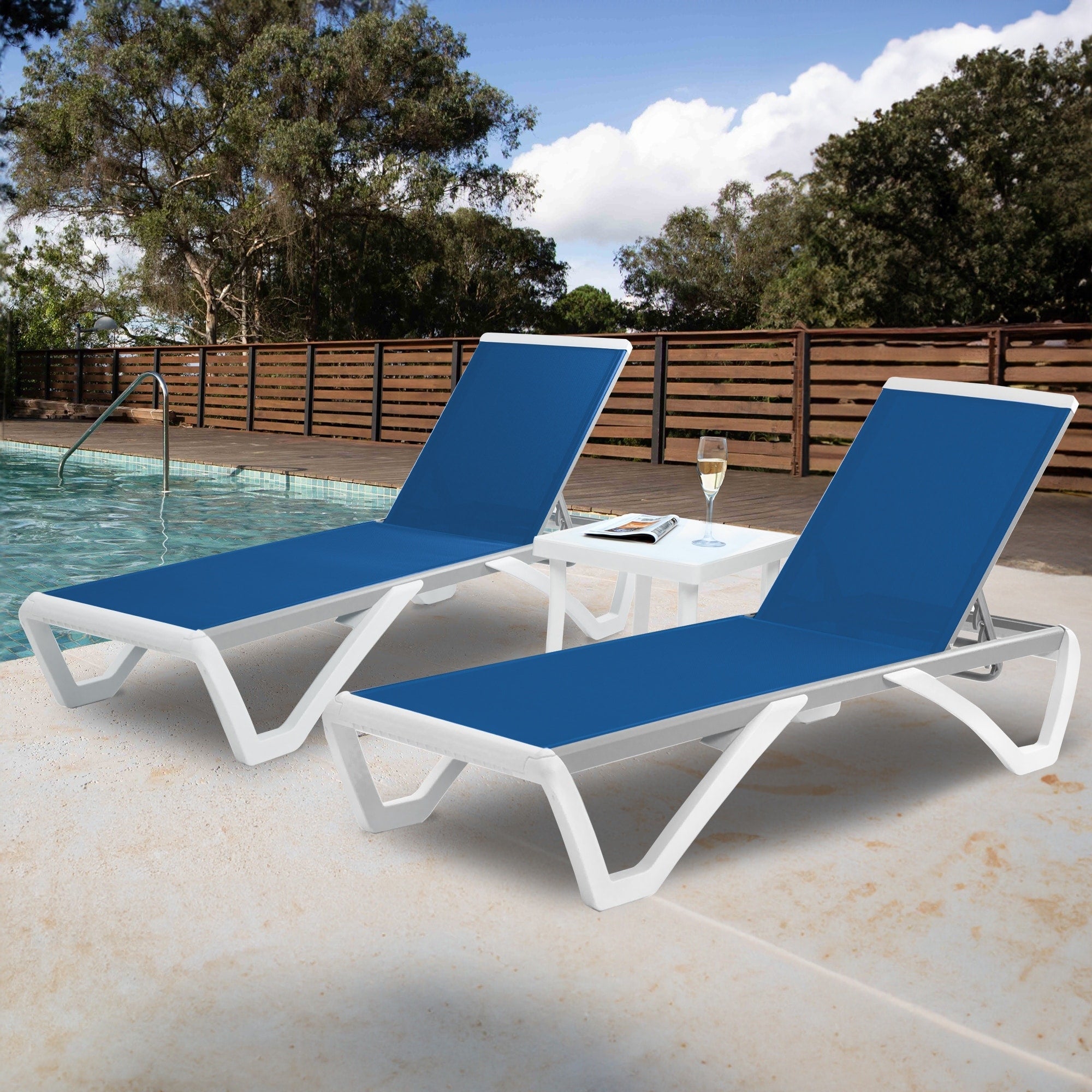 Kozyard Alan, chaise longue reclinabile regolabile per patio, gambe in resina di polipropilene e alluminio completamente piatte