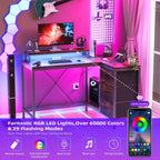 Scrivania a L con prese di corrente e luci a LED
