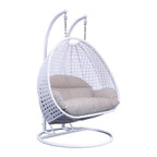Sedia a forma di uovo sospesa LeisureMod per 2 persone con supporto - Amaca da esterno/interno in rattan e vimini per patio con cuscini