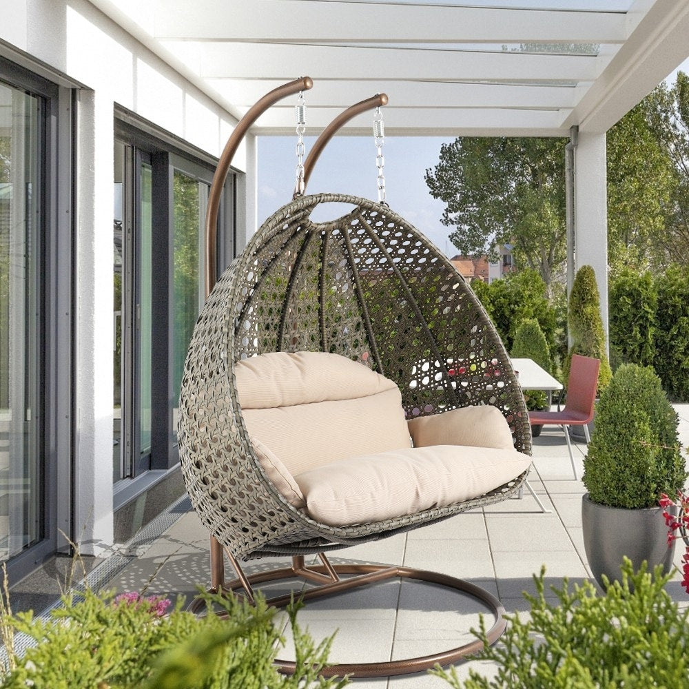 Sedia a forma di uovo sospesa LeisureMod per 2 persone con supporto - Amaca da esterno/interno in rattan e vimini per patio con cuscini