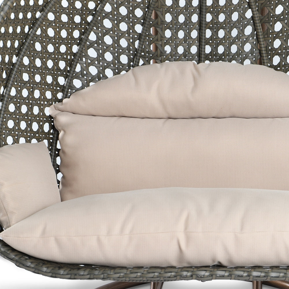 Sedia a forma di uovo sospesa LeisureMod per 2 persone con supporto - Amaca da esterno/interno in rattan e vimini per patio con cuscini
