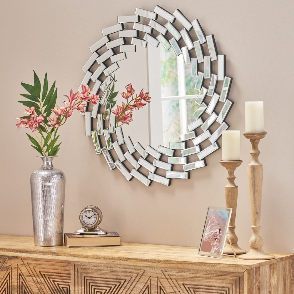 Specchio da parete Lileas Glam di Christopher Knight Home - Argento