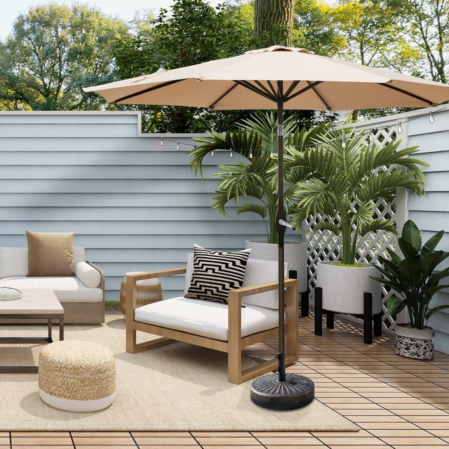 Ombrellone da giardino Lopes da 9 piedi con base in finitura bronzo e supporto per pesi incluso
