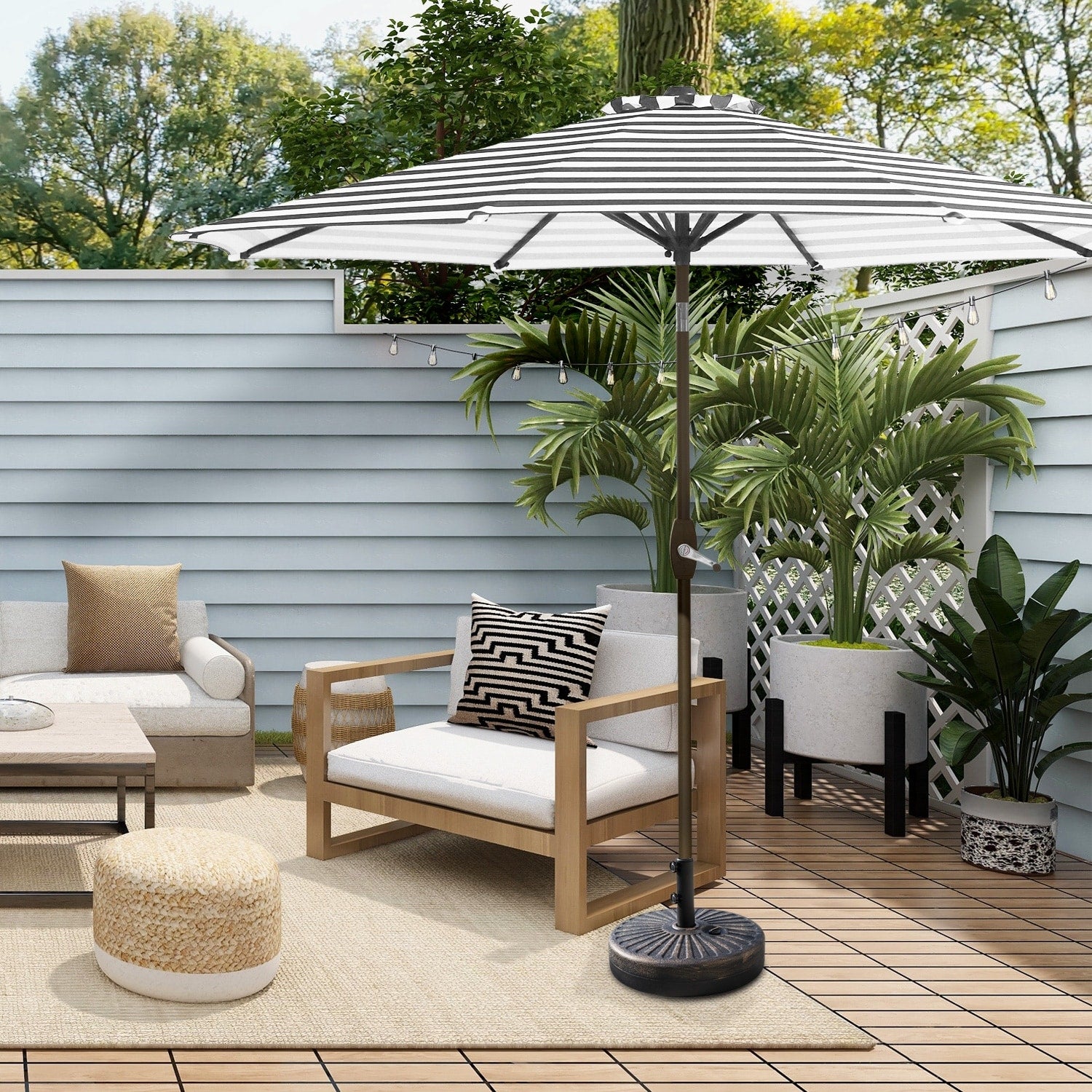 Ombrellone da giardino Lopes da 9 piedi con base in finitura bronzo e supporto per pesi incluso