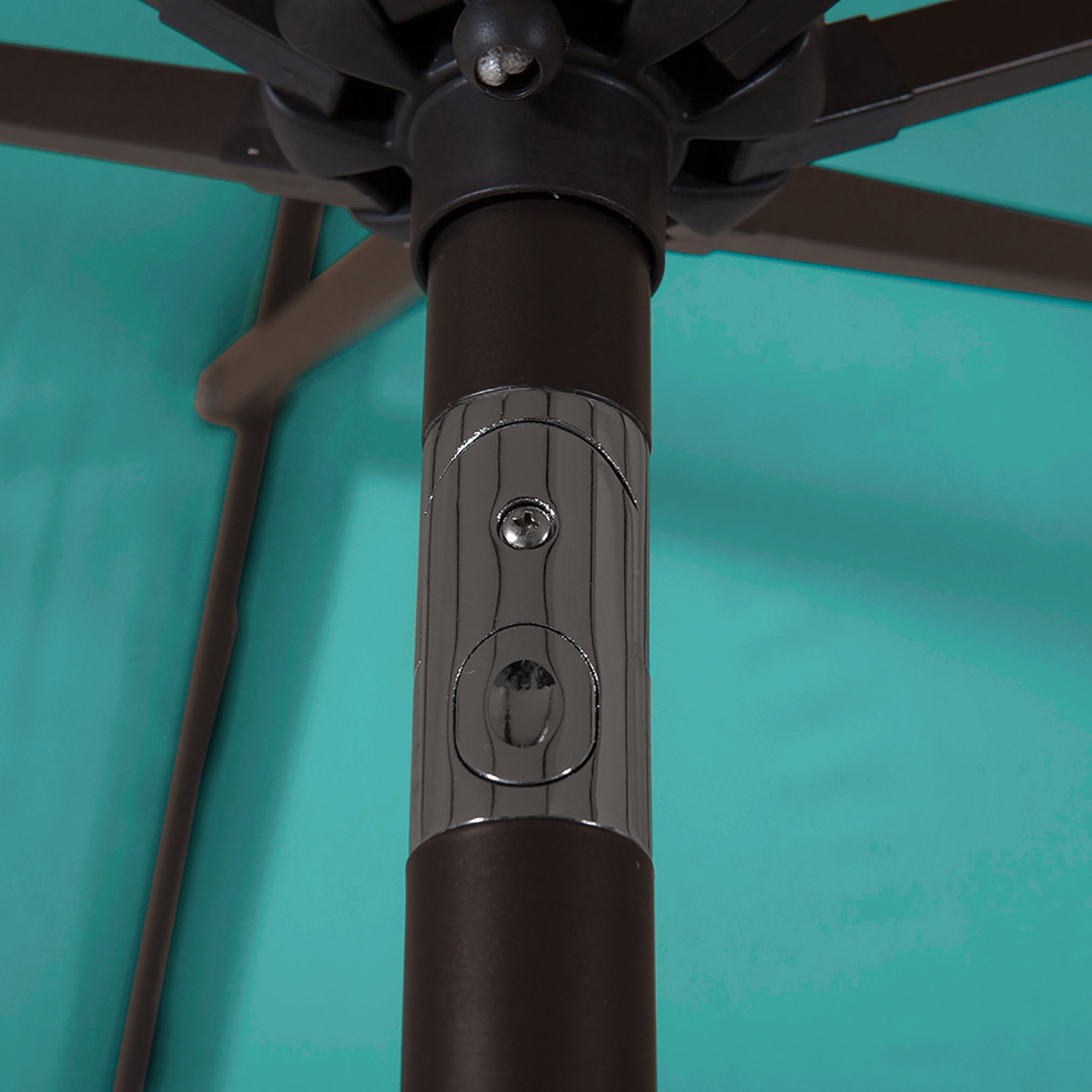 Ombrellone da giardino Lopes da 9 piedi con base in finitura bronzo e supporto per pesi incluso