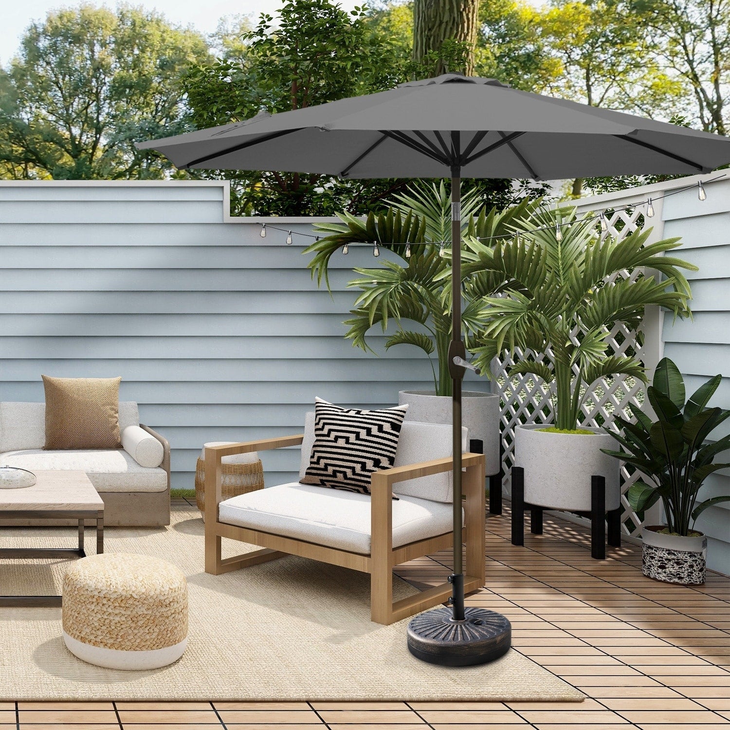 Ombrellone da giardino Lopes da 9 piedi con base in finitura bronzo e supporto per pesi incluso