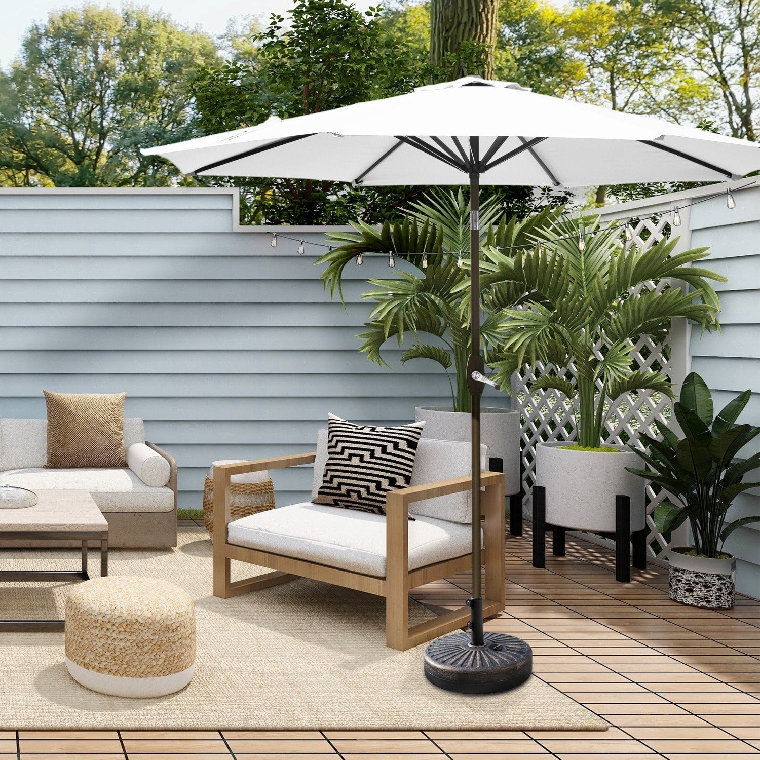 Ombrellone da giardino Lopes da 9 piedi con base in finitura bronzo e supporto per pesi incluso