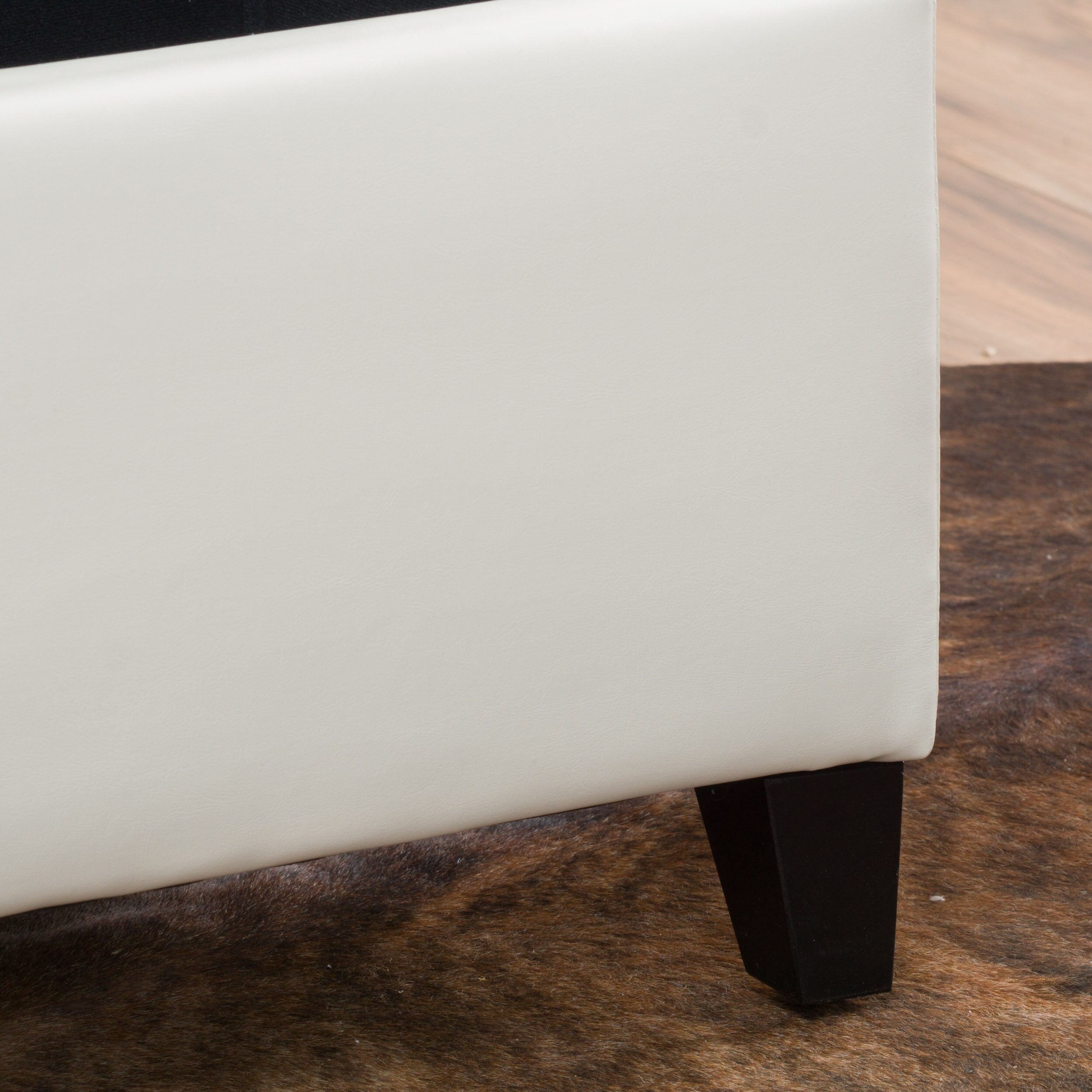 Panca portaoggetti in similpelle Lucinda di Christopher Knight Home - 51,25 L x 17,50 P x 16,25 A