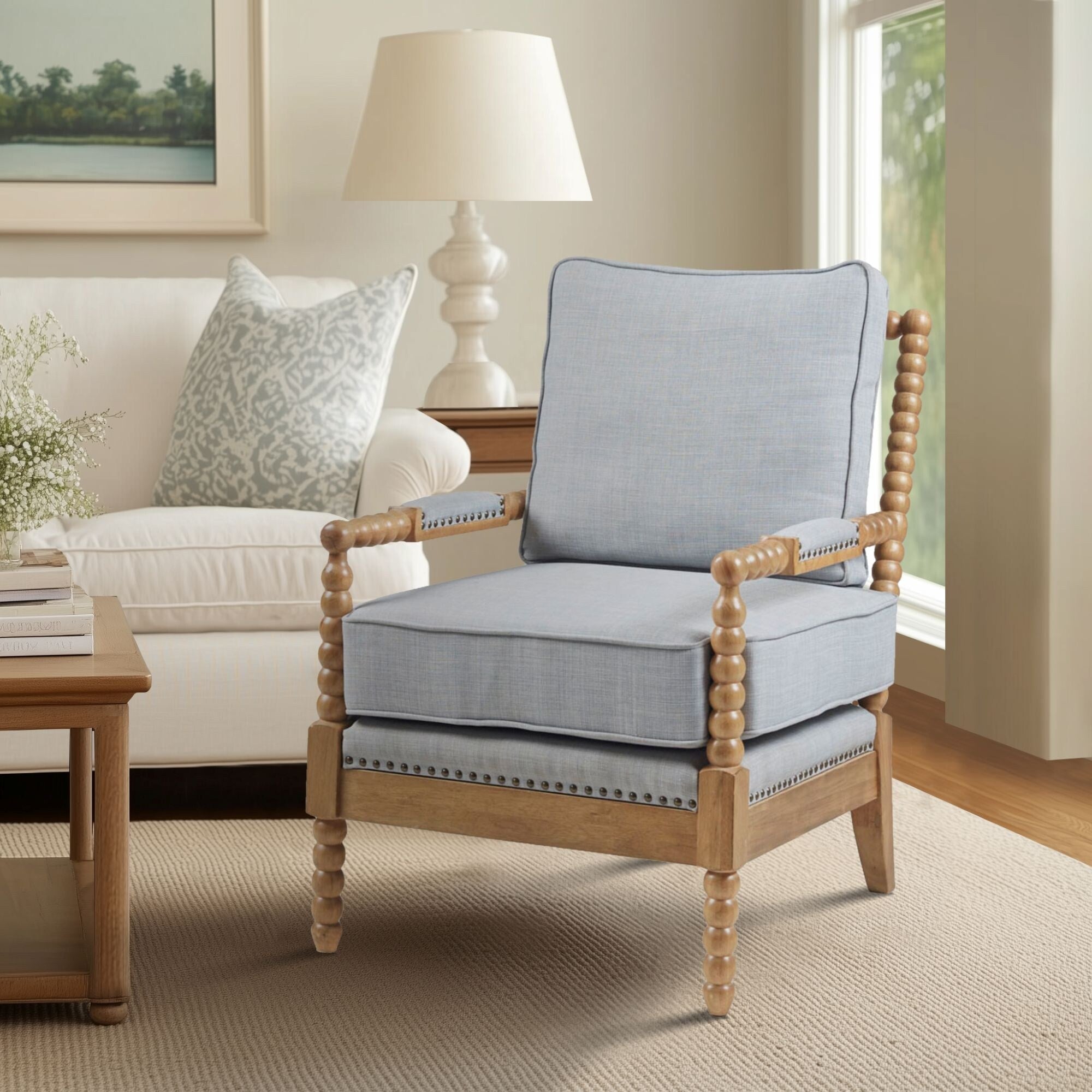 Poltrona Madison Park Donohue con struttura in legno tornito