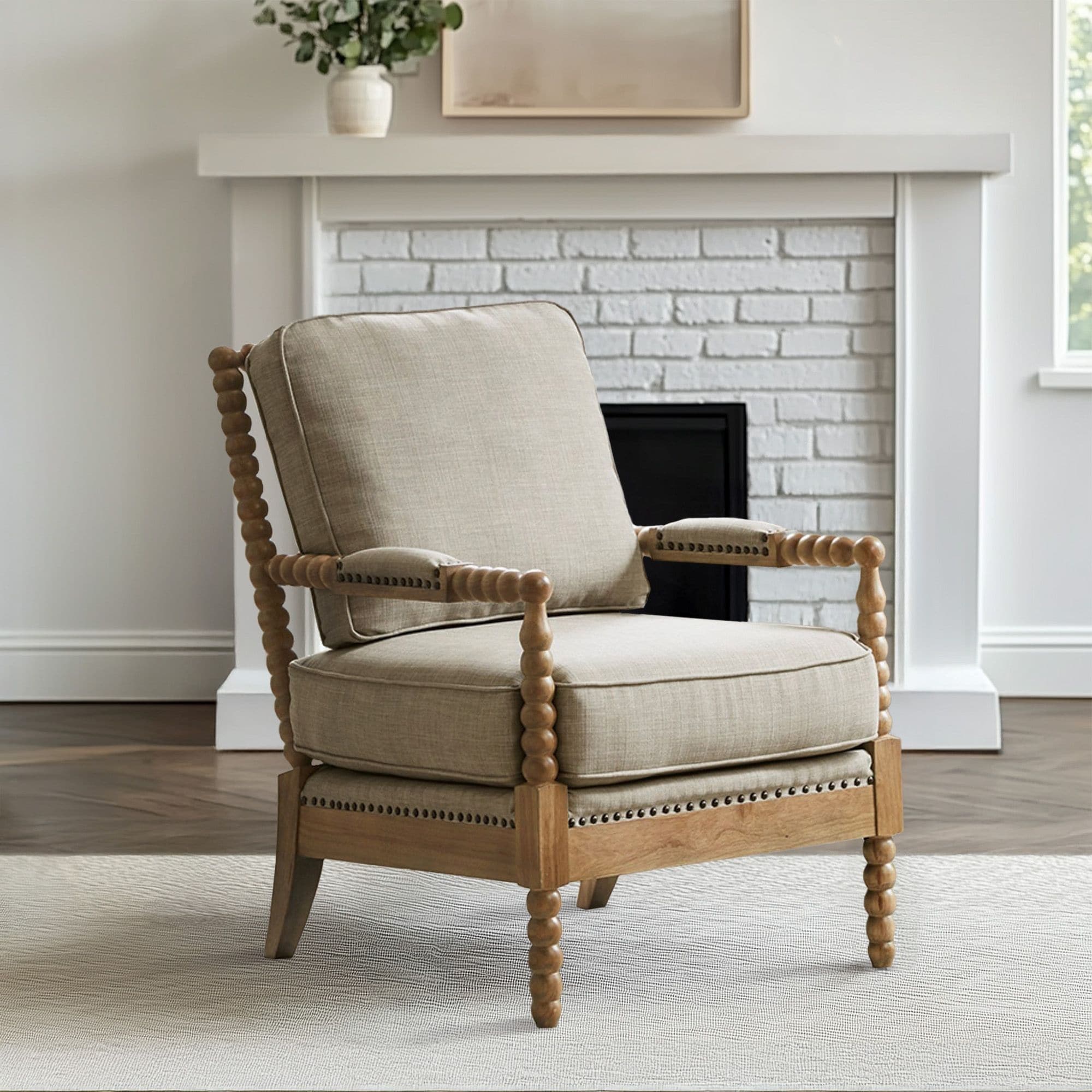 Poltrona Madison Park Donohue con struttura in legno tornito
