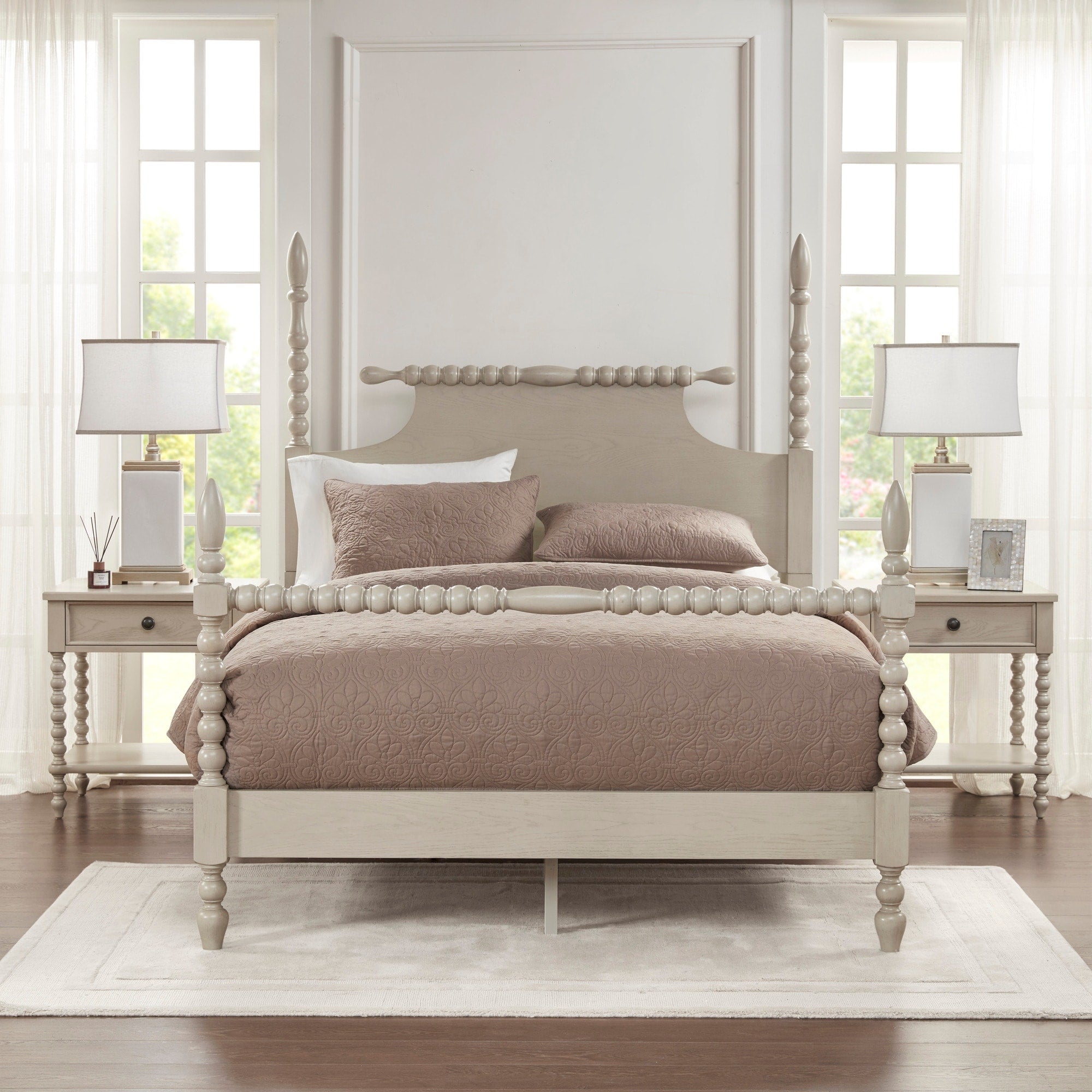 Comodino in legno tornito Madison Park Signature Beckett con cassetto e ripiano