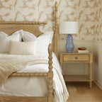 Comodino in legno tornito Madison Park Signature Beckett con cassetto e ripiano