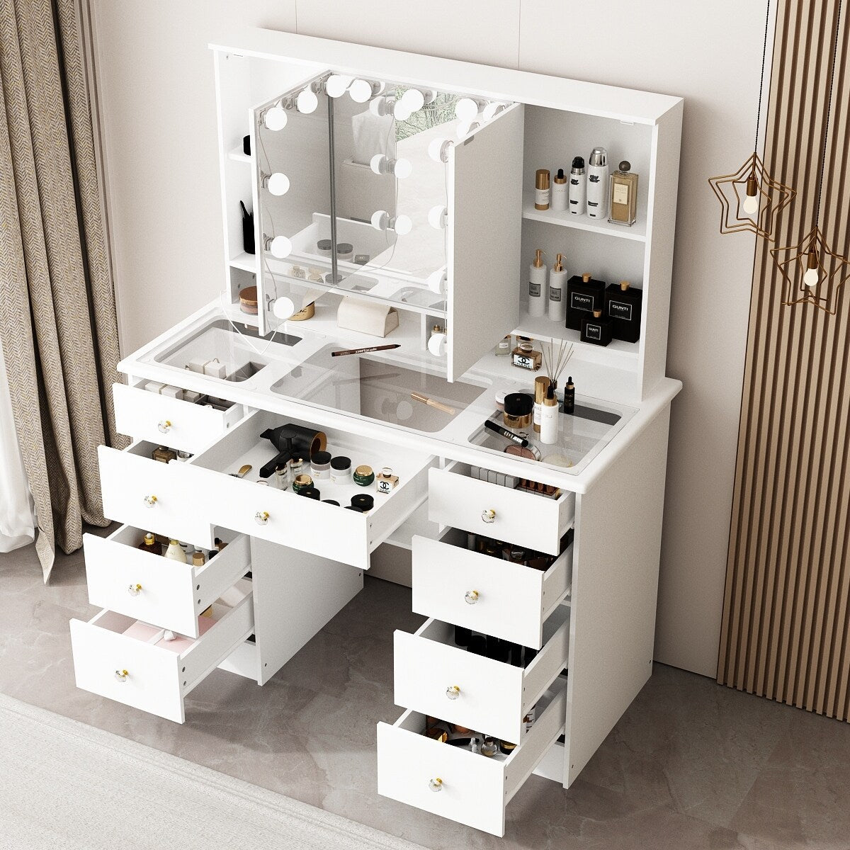 Mobiletto per il trucco con specchio a tre ante, illuminazione certificata, cassettiera con ripiano in vetro